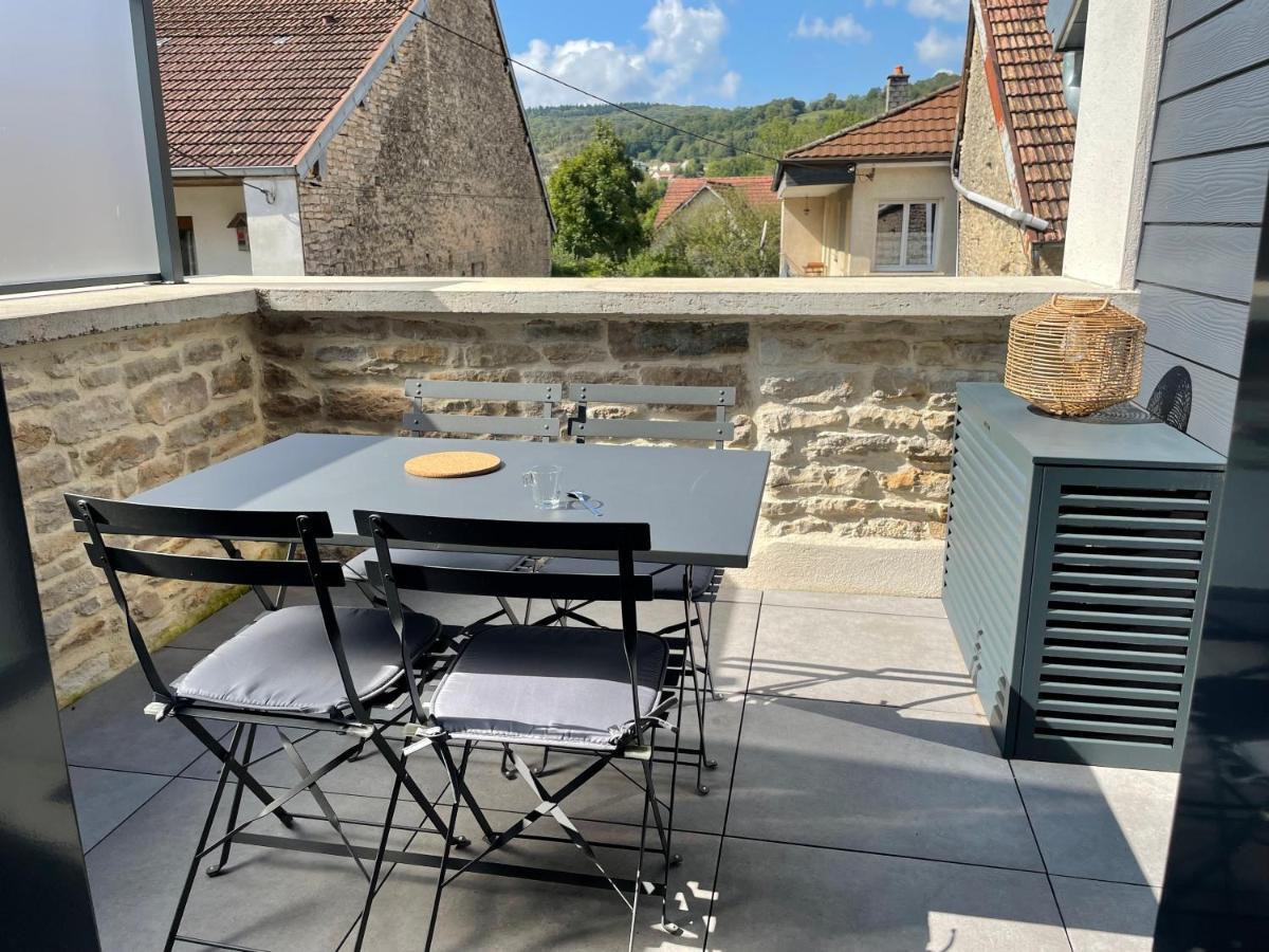 Appart-Hotel N 4 Calme Avec Terrasse, Wi-Fi Haut Debit, Petit-Dejeuner, Room-Service Et Parking Prive Chouzelot Exterior photo