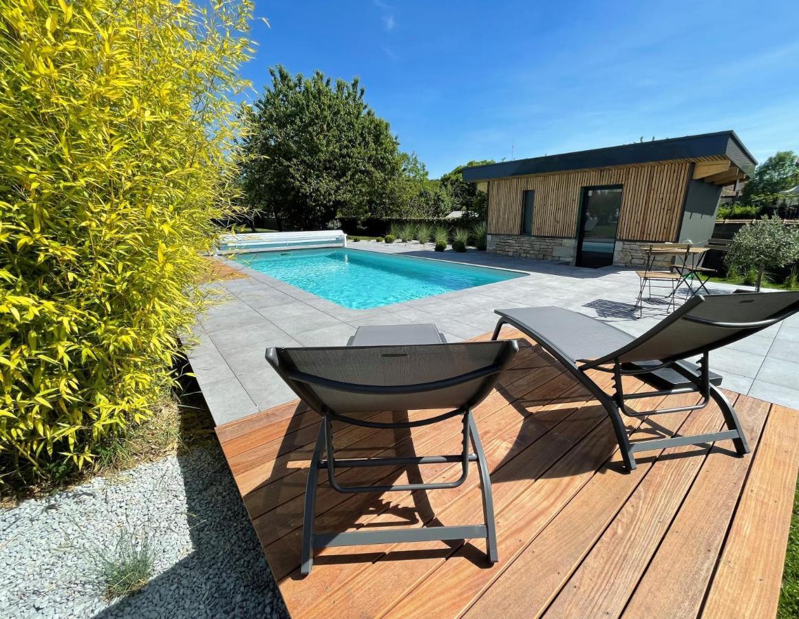 Appart-Hotel N 4 Calme Avec Terrasse, Wi-Fi Haut Debit, Petit-Dejeuner, Room-Service Et Parking Prive Chouzelot Exterior photo